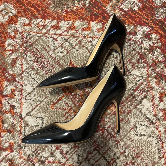 Manolo Blahnik BB Patent Black Pointed Toe Pumps - Picture 2 of 8